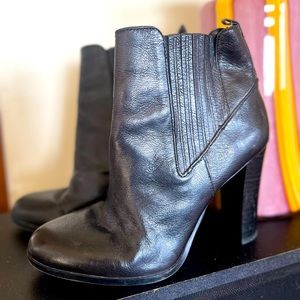 Nine West size 8 leather heeled ankle boots